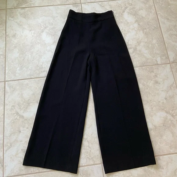 High waisted wide leg Zara pants! Perfect for formal and casual occasions - Picture 3 of 4